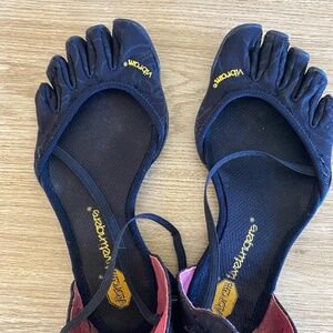 🦶 Vibram Women’s Barefoot VI-S Fitness & Yoga Shoes – Size 37 / 7–7.5 | Black